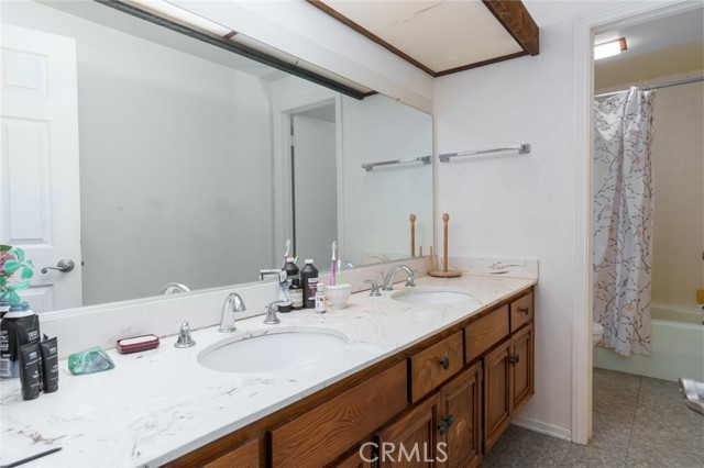 40 Club View Lane, Rolling Hills Estates, California 90274, 5 Bedrooms Bedrooms, ,3 BathroomsBathrooms,Residential,Sold,Club View,PW22062532