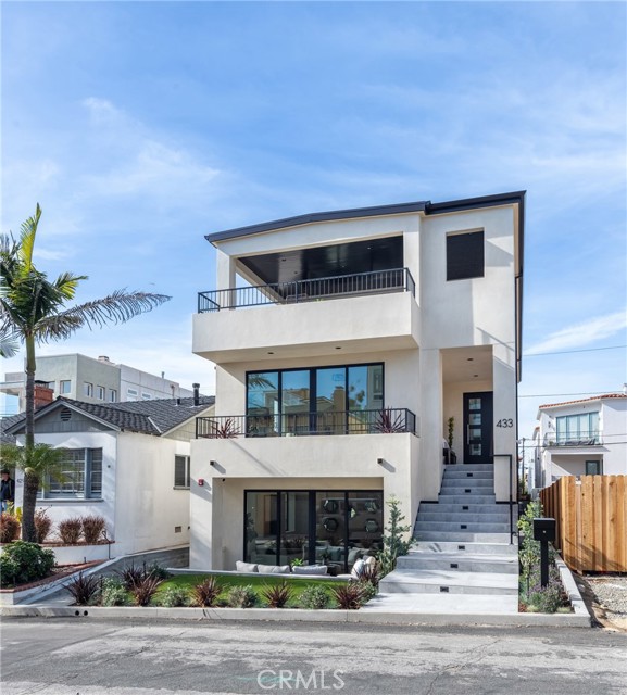 433 29th Street, Manhattan Beach, California 90266, 5 Bedrooms Bedrooms, ,3 BathroomsBathrooms,Residential,Sold,29th,SB24049401