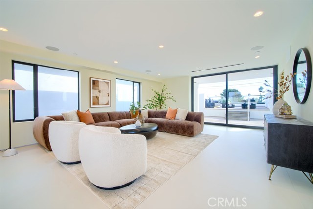 203 indianapolis Avenue, Huntington Beach CA: https://media.crmls.org/medias/583f93eb-48e6-4554-ad25-033ee027926e.jpg