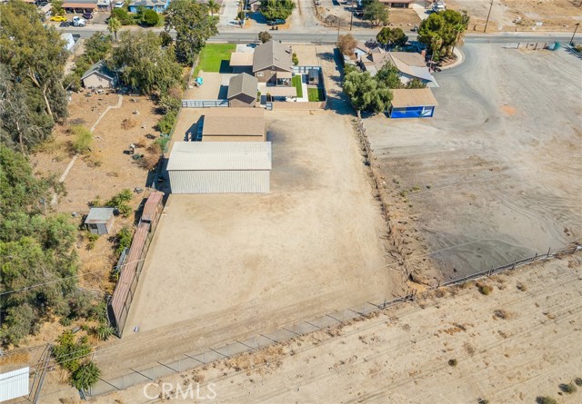 19585 Jurupa Avenue, Bloomington CA: https://media.crmls.org/medias/583fb0bd-047f-4555-bde4-2a7e02f43d94.jpg