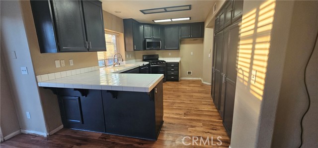 Image 2 of 5 For 1555 Rexford Drive