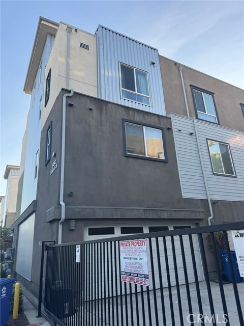 Detail Gallery Image 2 of 28 For 9042 Garvey #16,  Rosemead,  CA 91770 - 3 Beds | 4 Baths