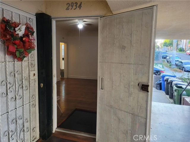 Detail Gallery Image 1 of 12 For 2934 W 11th St, Los Angeles,  CA 90006 - 2 Beds | 1 Baths