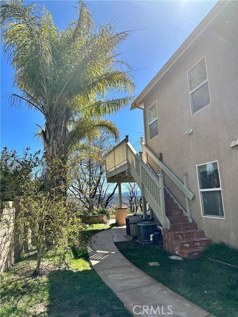 Detail Gallery Image 8 of 27 For 28467 Falcon Crest, Canyon Country,  CA 91351 - 4 Beds | 3 Baths