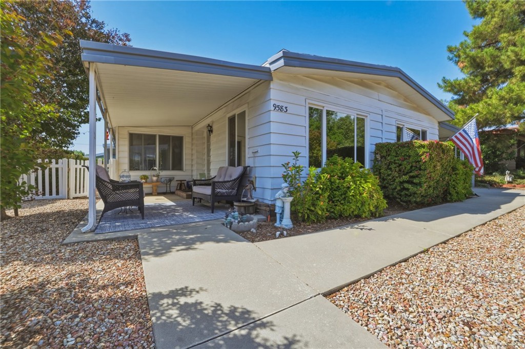 9583 Crestknoll Drive