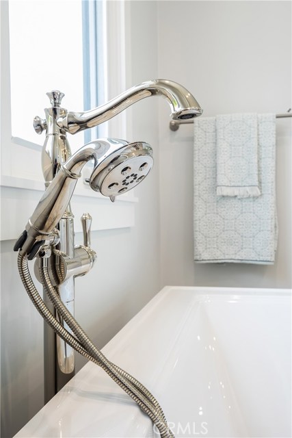 592 30th Street, Manhattan Beach, California 90266, 5 Bedrooms Bedrooms, ,6 BathroomsBathrooms,Residential,Sold,30th,SB20102255