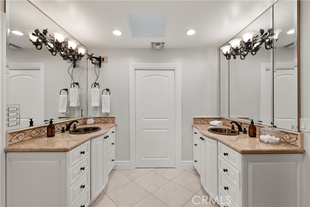 2567 Oakshore Drive, Westlake Village CA: https://media.crmls.org/medias/58427cac-2283-4da6-a52f-ca8cf70a5973.jpg