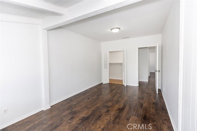 15847 Marlin Place, Van Nuys CA: https://media.crmls.org/medias/58427d21-9931-4c6e-ad31-f391eca5ebea.jpg