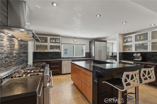 Detail Gallery Image 9 of 48 For 13231 Fiji Way #H,  Marina Del Rey,  CA 90292 - 3 Beds | 2/1 Baths