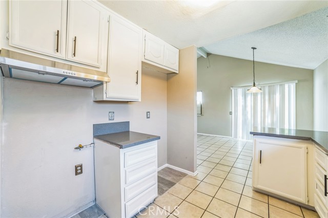 Detail Gallery Image 12 of 33 For 15056 Dakota St, Victorville,  CA 92394 - 3 Beds | 2 Baths