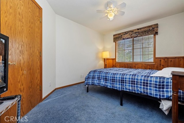 42784 Edelweiss Drive, Big Bear Lake CA: https://media.crmls.org/medias/58439f21-89ec-41e9-8ad1-a13b407bd2ee.jpg