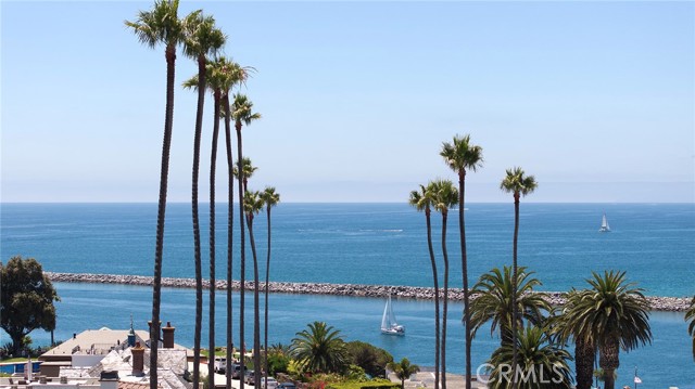 303 Goldenrod Avenue, Corona del Mar CA: https://media.crmls.org/medias/58453a13-9d6a-4c76-9860-24d743546904.jpg