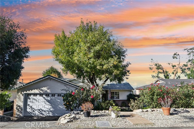 Detail Gallery Image 4 of 39 For 10509 Silverton, Tujunga,  CA 91042 - 4 Beds | 3 Baths