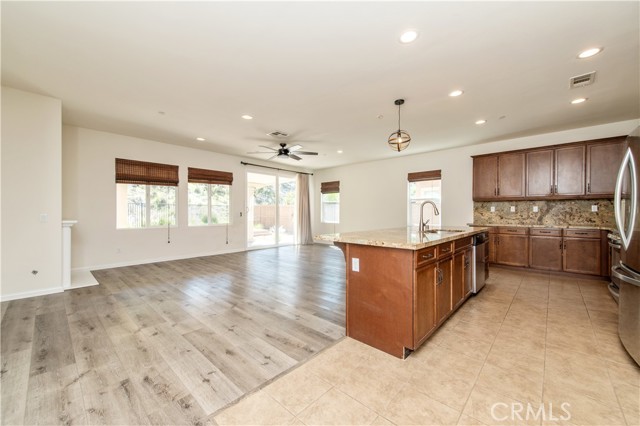 Detail Gallery Image 8 of 48 For 1735 Avenida Regina, San Marcos,  CA 92069 - 4 Beds | 3 Baths