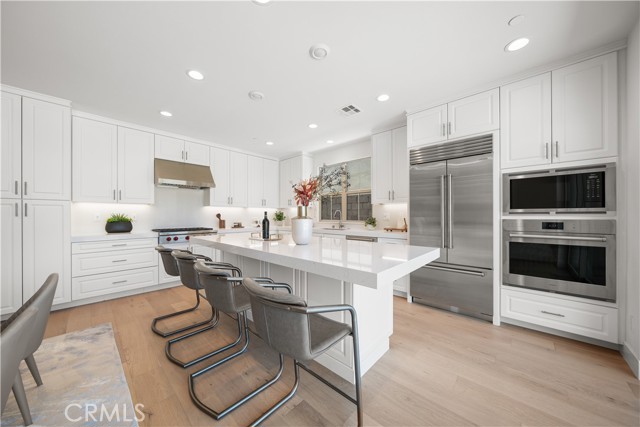 107 Somera, Irvine CA: https://media.crmls.org/medias/5845b124-b12e-4aa4-bc86-ae6838cbd8fc.jpg