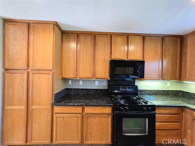 Detail Gallery Image 8 of 26 For 1750 E D St, Ontario,  CA 91764 - 3 Beds | 2/1 Baths