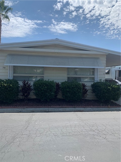 24921 Muirlands Boulevard, Lake Forest CA: https://media.crmls.org/medias/584647f2-af76-4a84-b064-022c21c0b74c.jpg