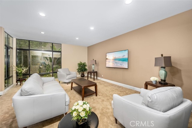 Detail Gallery Image 5 of 49 For 16282 Mandalay Cir, Huntington Beach,  CA 92649 - 5 Beds | 3 Baths