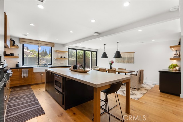 20 Whistling Isle, Irvine CA: https://media.crmls.org/medias/58465a59-7ab1-4792-af54-159f28c53911.jpg