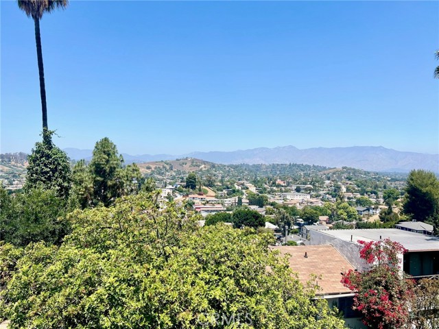 2717 Chadwick Circle, Los Angeles CA: https://media.crmls.org/medias/5846e973-05b4-4f5a-bc63-dcef6d9b6888.jpg