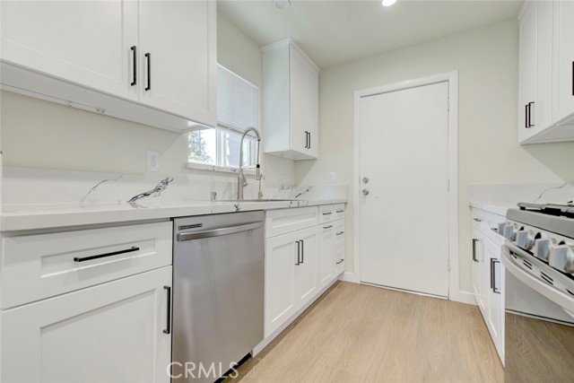 Detail Gallery Image 10 of 26 For 7710 Wentworth St, Tujunga,  CA 91042 - 4 Beds | 2 Baths