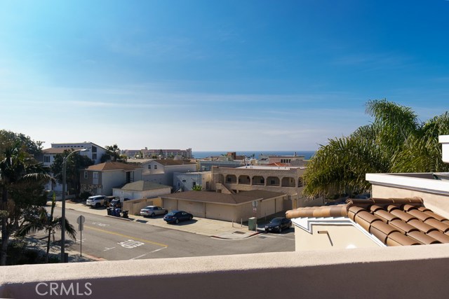 305 2nd Street, Hermosa Beach, California 90254, 3 Bedrooms Bedrooms, ,3 BathroomsBathrooms,Residential,Sold,2nd,SB17022643