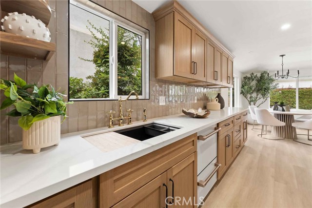 11408 Waterford Street, Los Angeles CA: https://media.crmls.org/medias/58489fb6-adc3-4443-b5ca-8623058844a6.jpg