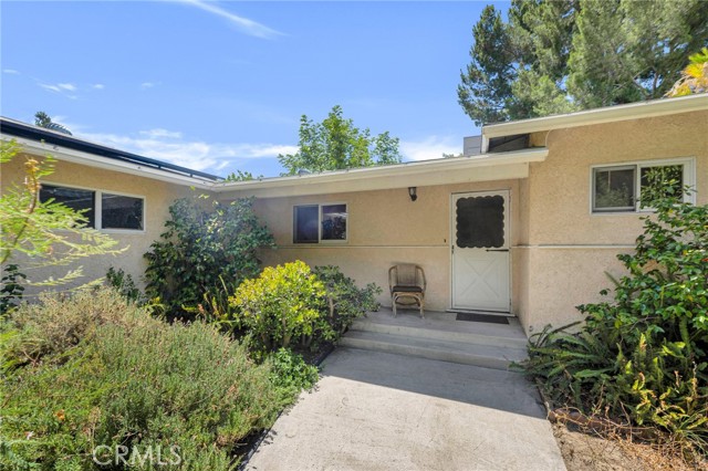 Detail Gallery Image 6 of 37 For 21724 Chatsworth St, Chatsworth,  CA 91311 - 3 Beds | 2 Baths