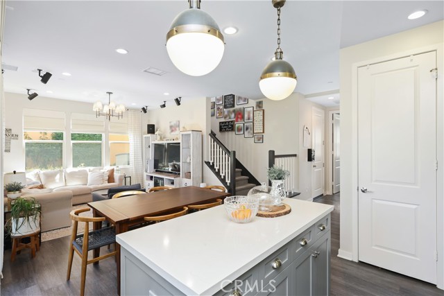 55 Fuchsia, Lake Forest CA: https://media.crmls.org/medias/5848abe4-6d21-4bad-bd0b-bdffa0426c1d.jpg