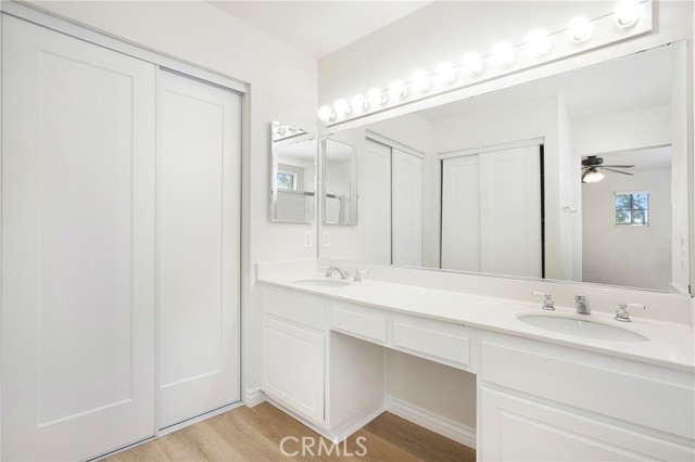 64 Rue Fontaine, Lake Forest CA: https://media.crmls.org/medias/5848b857-f0cb-4415-aea2-92c6a9b5809a.jpg