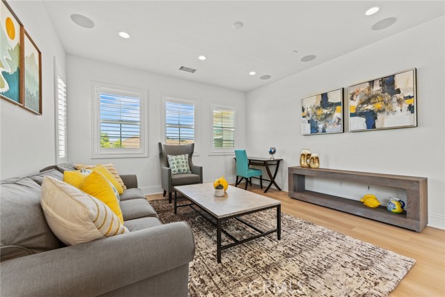 Detail Gallery Image 36 of 54 For 115 Mustard, Irvine,  CA 92618 - 4 Beds | 4/1 Baths