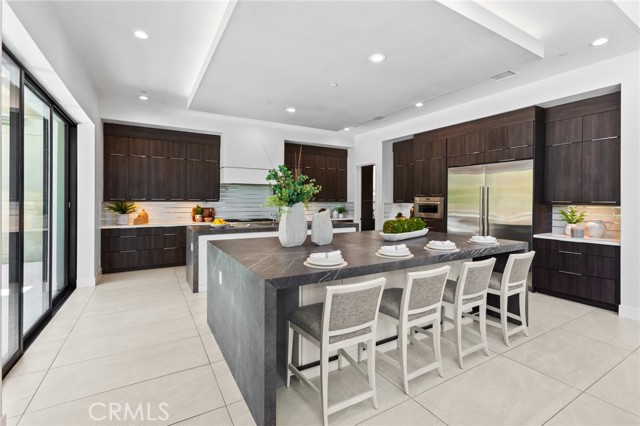 61 Hartman, Irvine CA: https://media.crmls.org/medias/584a9c30-c1ea-4f24-8e0c-9dc4bc64015e.jpg