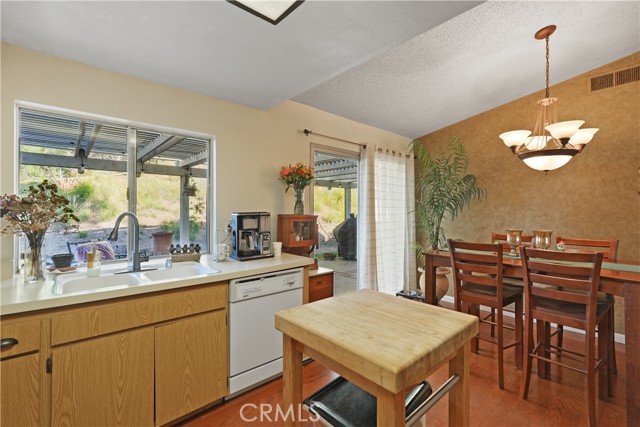 Detail Gallery Image 14 of 45 For 21931 Winding, Moreno Valley,  CA 92557 - 3 Beds | 2 Baths