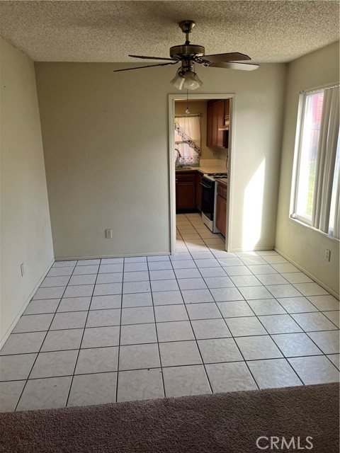 Detail Gallery Image 4 of 8 For 2372 Carlsbad Cir, Hemet,  CA 92545 - 3 Beds | 2 Baths