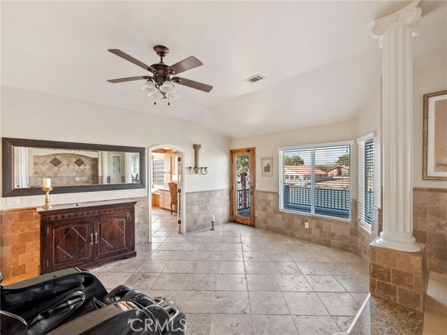 18160 Harbor Drive, Victorville CA: https://media.crmls.org/medias/584c5235-c885-429c-97f8-a00e6d926d30.jpg
