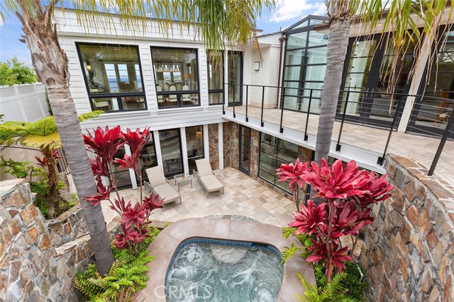 Detail Gallery Image 3 of 43 For 322 Emerald Bay, Laguna Beach,  CA 92651 - 6 Beds | 6/1 Baths
