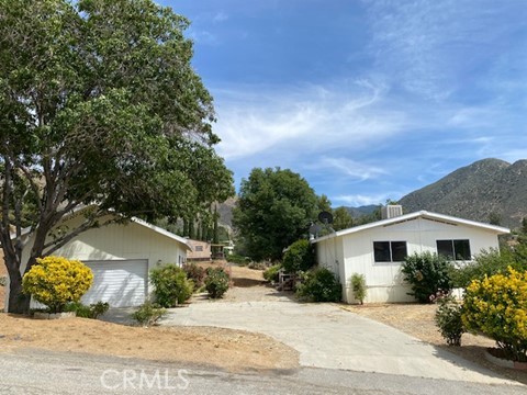 523 Piute Street, Bodfish CA: https://media.crmls.org/medias/584e67ef-eac7-4f12-b7d3-712d77629ee5.jpg