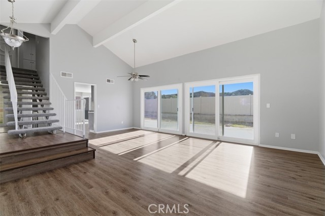 Detail Gallery Image 7 of 36 For 29166 Flowerpark Dr, Canyon Country,  CA 91387 - 3 Beds | 2/1 Baths