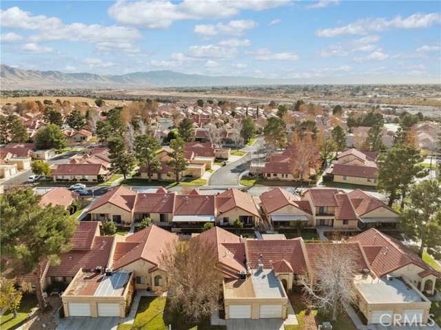 Detail Gallery Image 3 of 28 For 19033 Elm Dr, Apple Valley,  CA 92308 - 2 Beds | 2 Baths