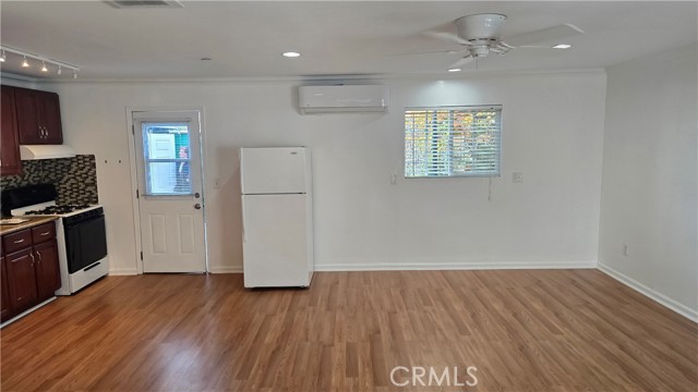 Detail Gallery Image 3 of 12 For 6179 Oak Crest, Los Angeles,  CA 90042 - 2 Beds | 1 Baths