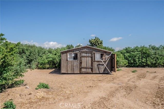 Detail Gallery Image 6 of 50 For 10636 Larch, Oak Hills,  CA 92344 - 5 Beds | 3 Baths