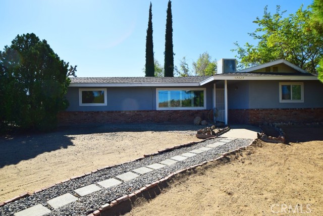 Detail Gallery Image 1 of 11 For 57029 Onaga Trl, Yucca Valley,  CA 92284 - 2 Beds | 2 Baths