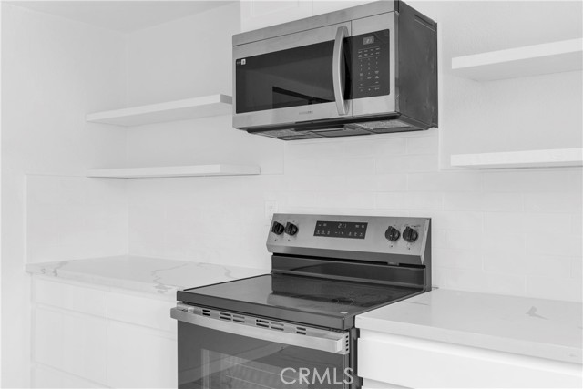 29817 Sloop Drive, Canyon Lake CA: https://media.crmls.org/medias/58503300-7681-42c5-97bf-ff82ea908037.jpg