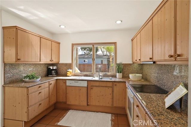 Detail Gallery Image 17 of 54 For 302 15th St, Seal Beach,  CA 90740 - 3 Beds | 2 Baths
