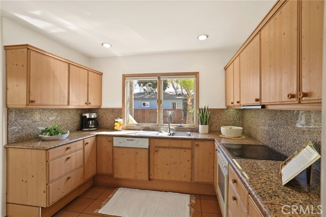 Detail Gallery Image 17 of 54 For 302 15th St, Seal Beach,  CA 90740 - 3 Beds | 2 Baths