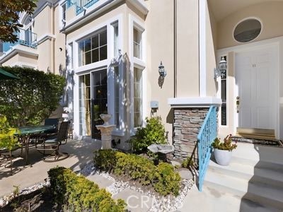 11 Chandon, Newport Coast CA: https://media.crmls.org/medias/5850de3c-88b0-478b-87bd-920ca71c9ab1.jpg