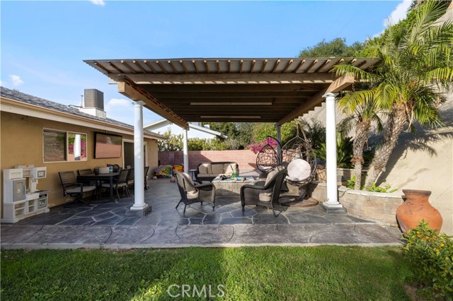 Detail Gallery Image 14 of 17 For 9434 Mclennan, Northridge,  CA 91343 - 3 Beds | 2 Baths