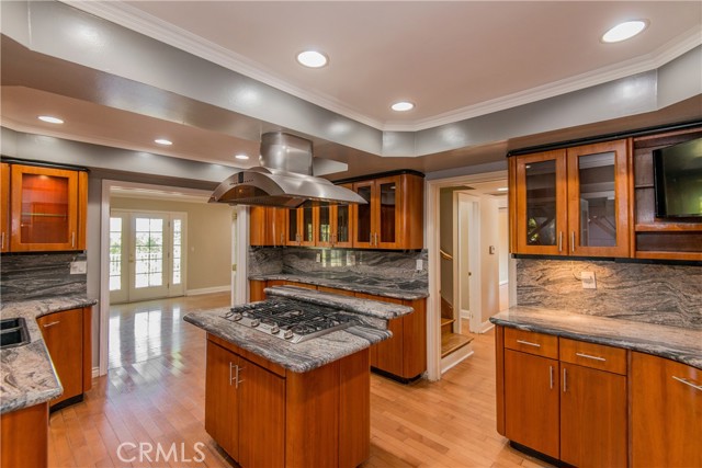 4602 Hurford Terrace, Encino CA: https://media.crmls.org/medias/58520e8f-a194-4a82-882f-d34c05840d38.jpg