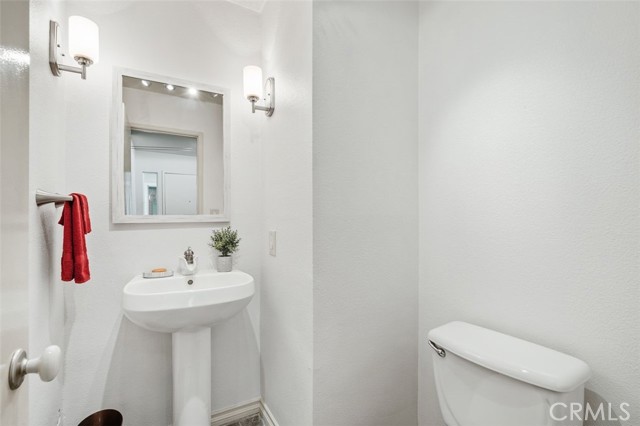 Detail Gallery Image 12 of 33 For 10056 Melinda Way #3,  Northridge,  CA 91325 - 2 Beds | 2/1 Baths