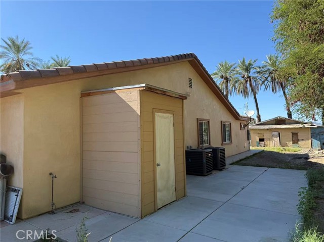 Detail Gallery Image 5 of 11 For 66820 Harrison, Thermal,  CA 92274 - 5 Beds | 2/1 Baths